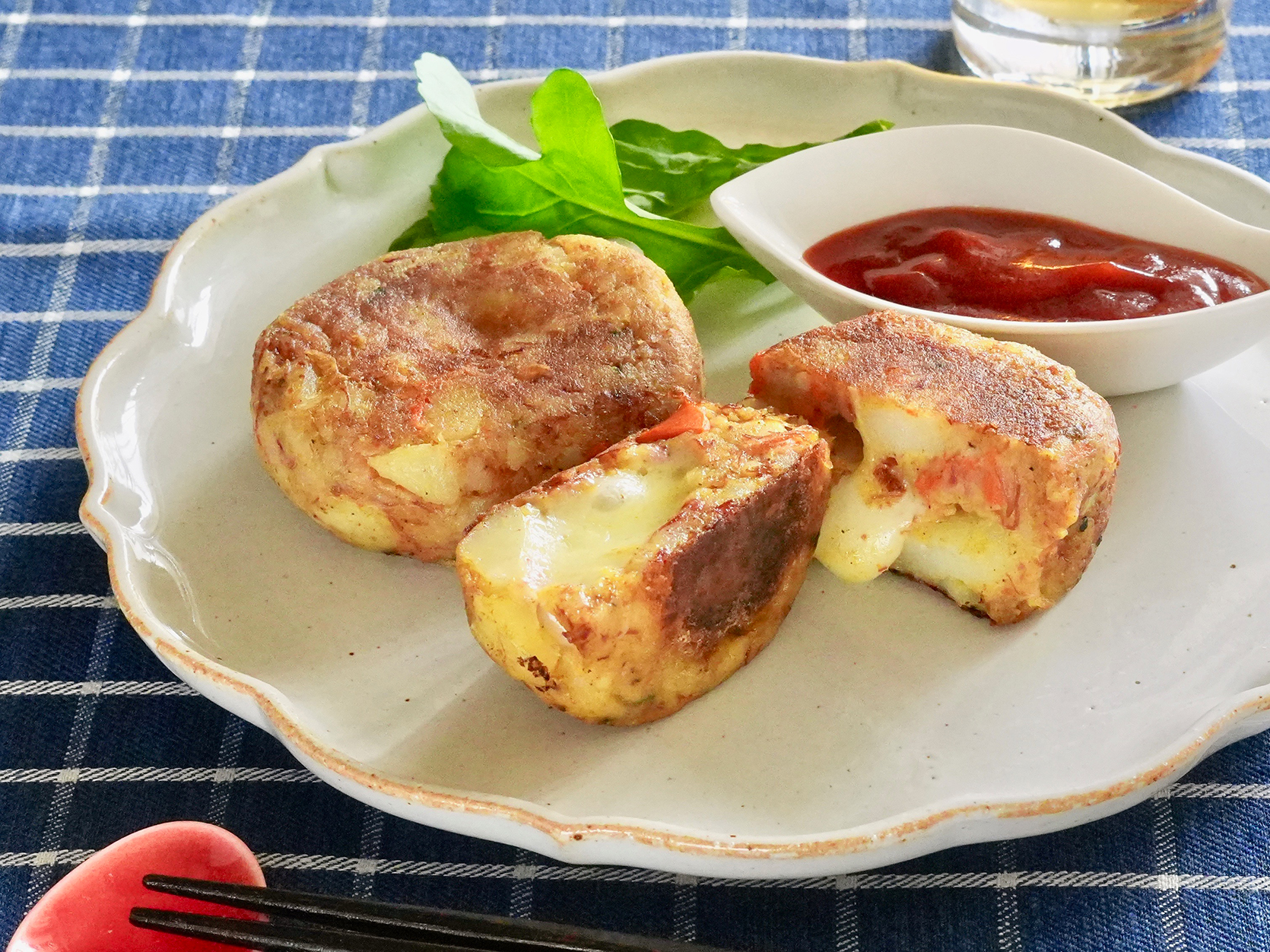 ポテトサラダとコンビーフのスパイシーお焼き